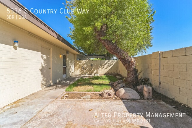 Building Photo - 5336 S Country Club Way