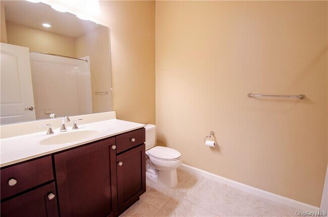 Building Photo - 213 Canter Ct