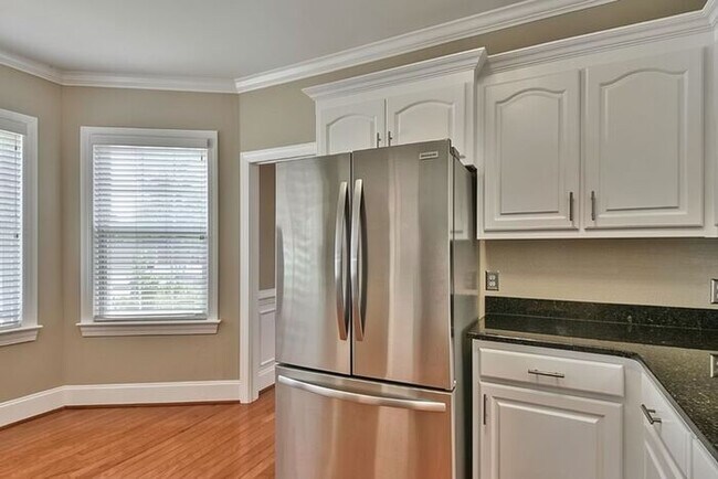 Building Photo - Wildewood in Northeast Columbia--Offering Self Guided Tour with RENTLY!