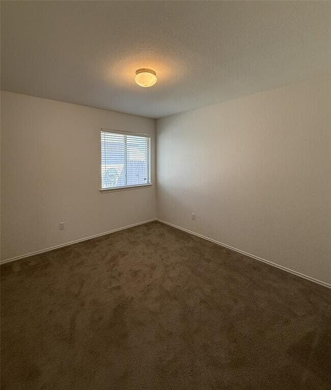 Building Photo - 700 House Creek Dr