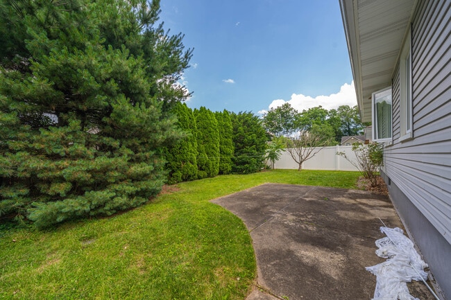 Building Photo - 1031 Di Antonio Dr