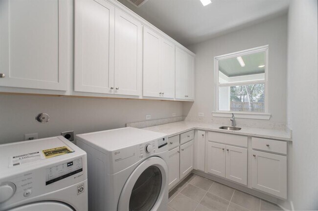 Building Photo - 71 Perennial Cyn Dr