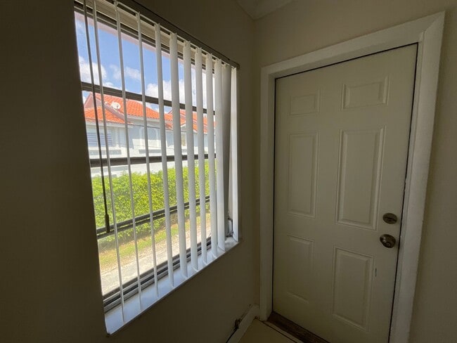 Building Photo - 2b1b Apartment -Now Available- Located in San Souci/ North Miami *Great Location*