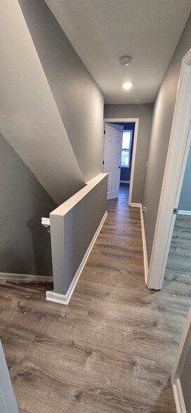 Building Photo - 44 Capitol St