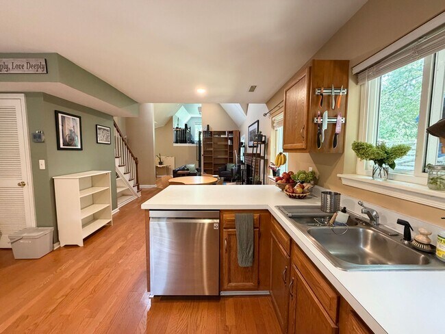 Building Photo - 1327 Gristmill Dr