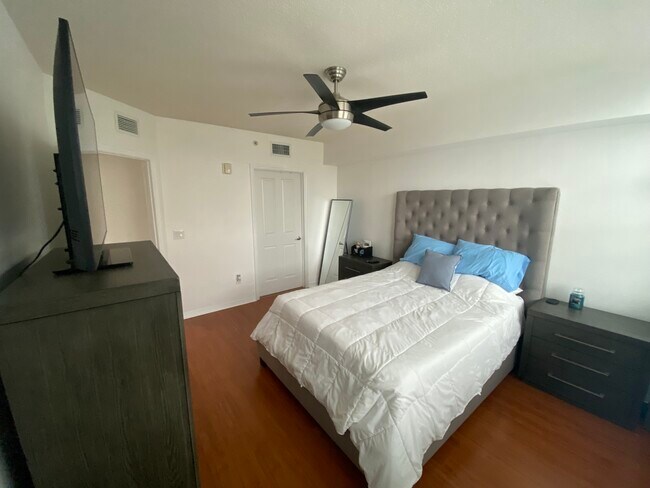 Building Photo - 600 S Dixie Hwy