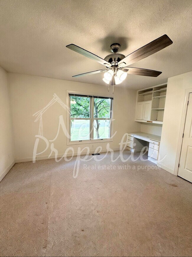 Building Photo - 1429 Adella St