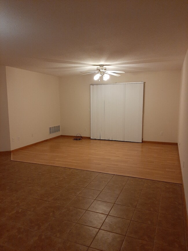Building Photo - 9666 Sawgrass Ct