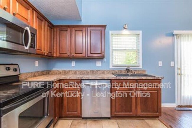 Building Photo - 296 Forest Hill Dr