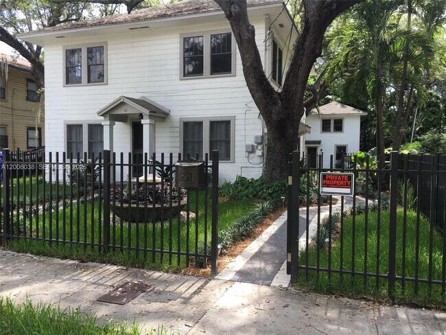 Building Photo - 743 NW 9th Ave