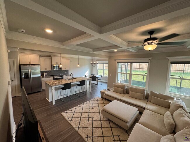 Building Photo - 807 Harley Farms Dr