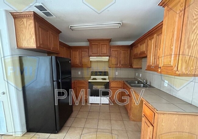 Building Photo - 1503 E Coyote St