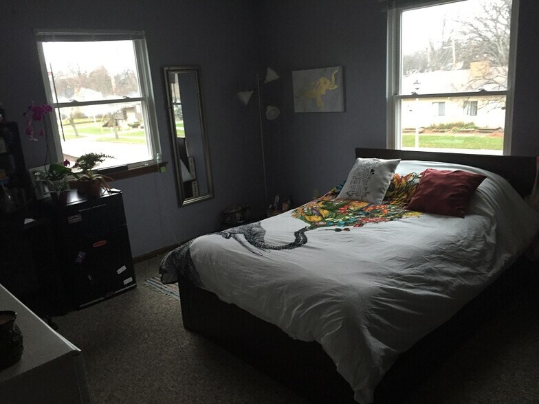 west bedroom - 342 Spartan Ave