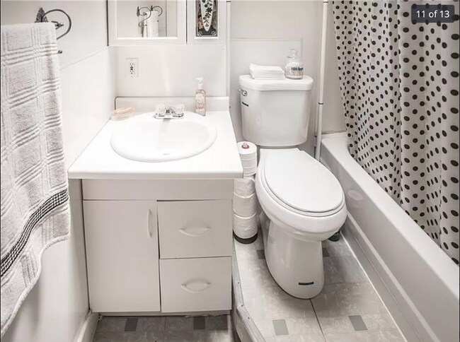 Building Photo - 3 Bed 1.5 Bath- Pittsburgh PA