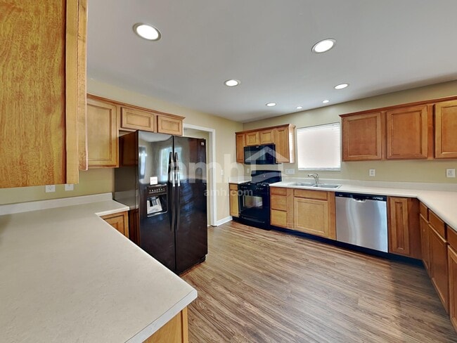 Building Photo - 10213 Waterford Ct