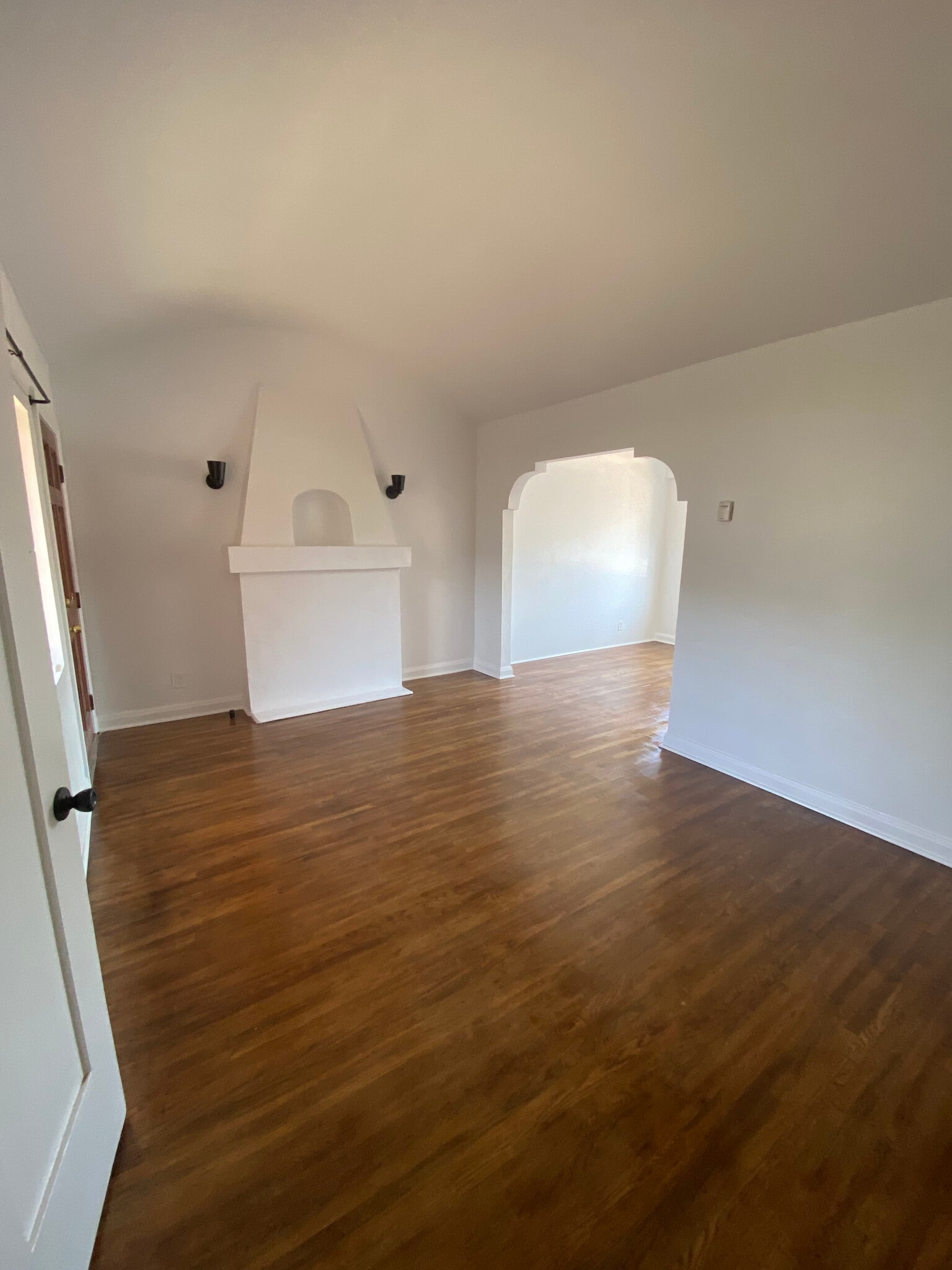 Building Photo - 1134 N Evergreen Ave