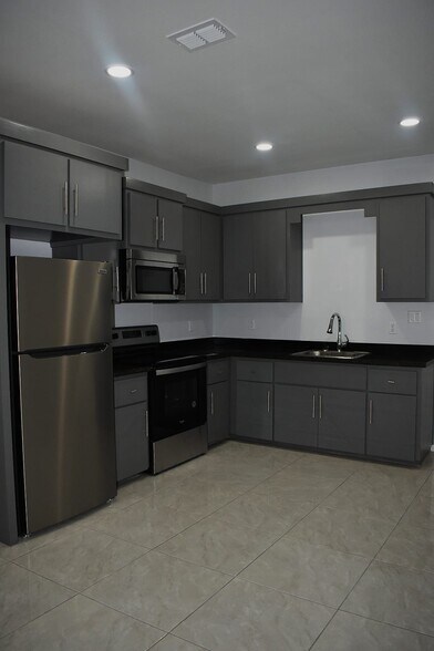 Building Photo - 3714 Bella Costa Dr