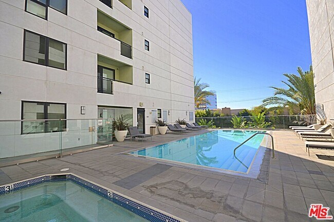 Building Photo - 1234 Wilshire Blvd