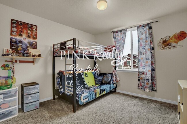 Building Photo - 10887 Pigeon Dr