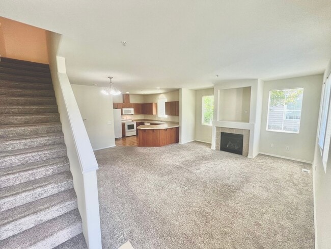 Building Photo - Spacious Condo Available Now!