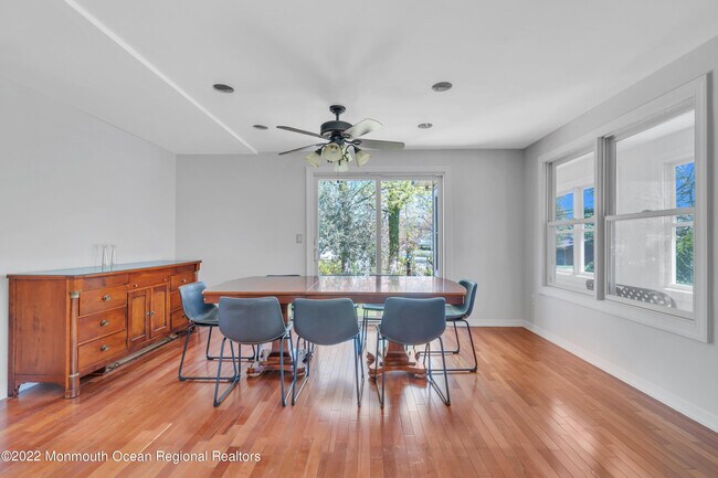 Building Photo - 1205 Roseld Ave