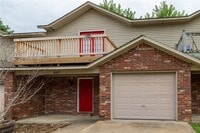 Building Photo - 869 W Peachtree Dr