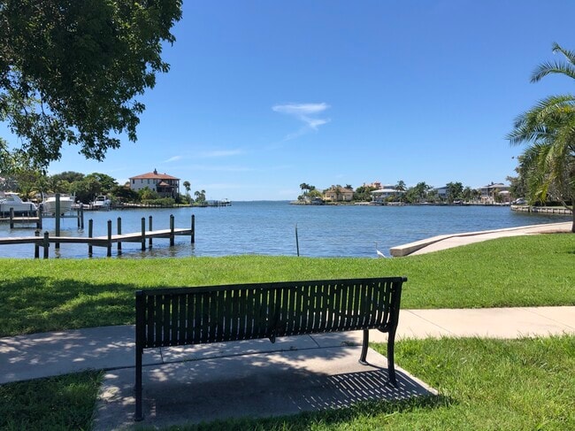 Building Photo - 3605 Iroquois Ave