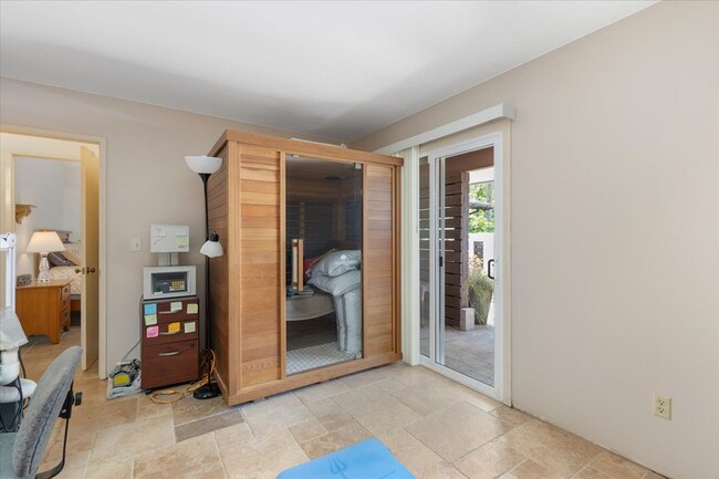 Building Photo - 1356 San Julian Dr