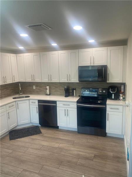 Building Photo - 9262 Birmingham Dr