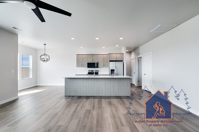 Building Photo - 18405 N Sweet William Ave