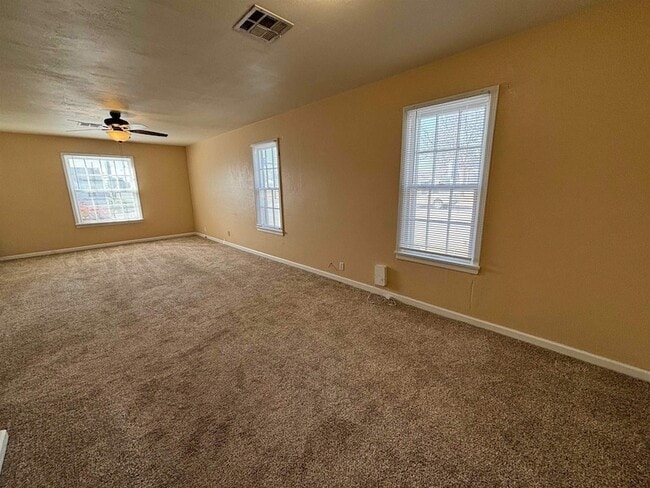 Building Photo - 2330 W Randolph Ave