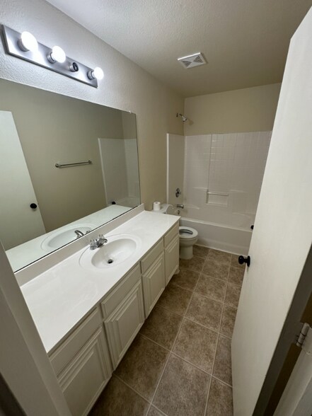 Building Photo - 1324 Sierra Blanca Dr