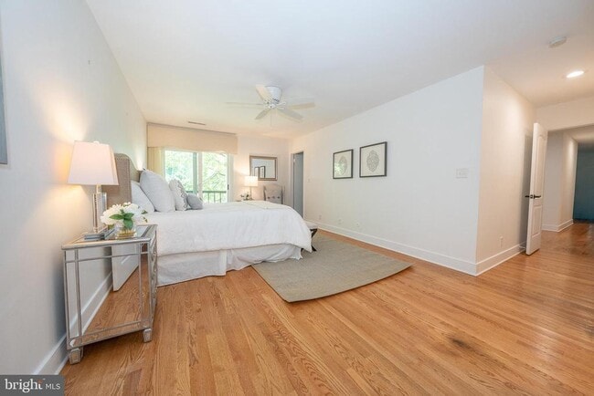 Building Photo - 257 W Chelsea Cir