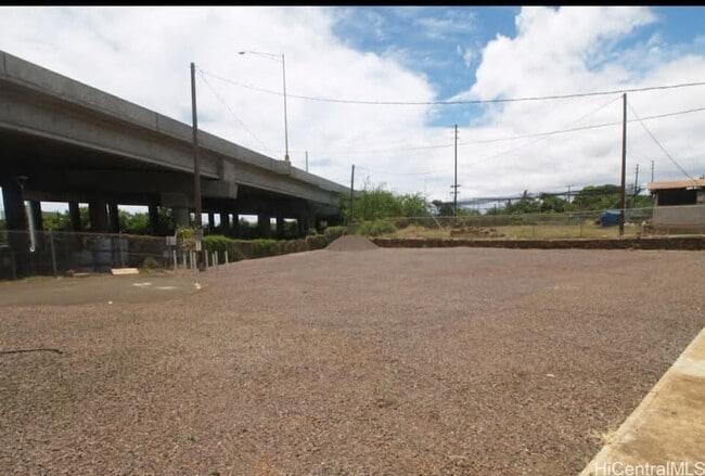 Building Photo - 667 Kamehameha Hwy