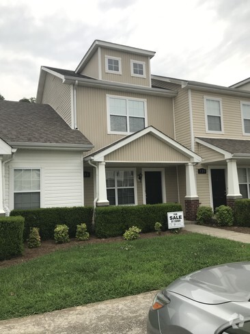 Freshly painted inside 2 bedroom and 2 full b - 131 Alexander Blvd