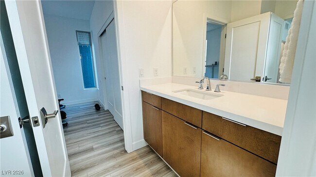 Building Photo - 9836 Starlight Ridge Ave