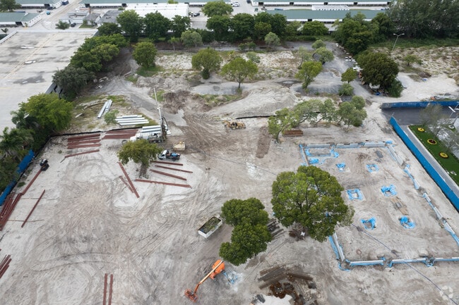 Primary Photo - Hallandale Oasis