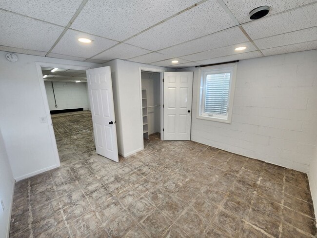 Building Photo - Remodeled 3-4 bedroom 2 bath house