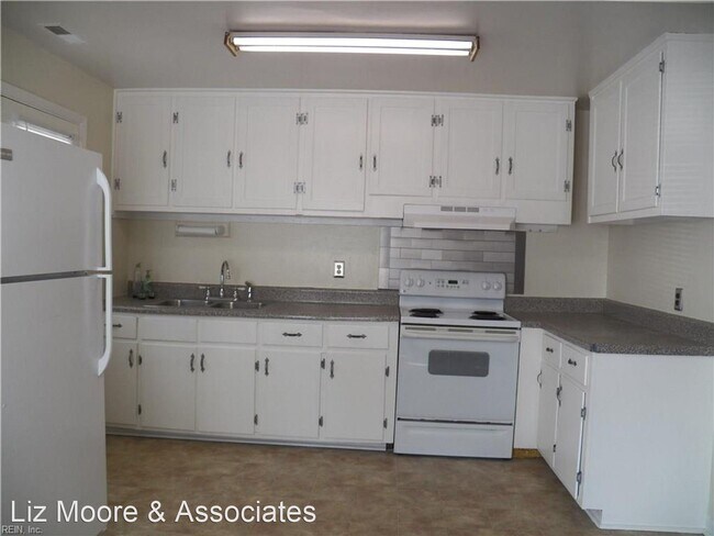 Building Photo - 2 br, 1 bath House - 627 Briarfield Road