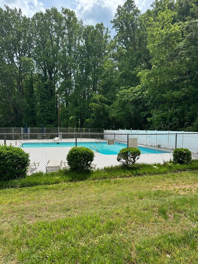 Building Photo - 1 Bed/ 1 bath Condo