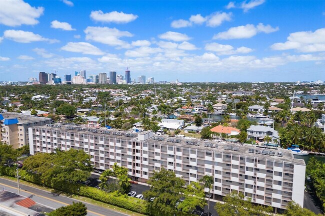 Building Photo - 1731 SE 15th St