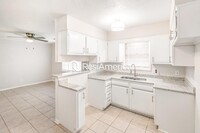Building Photo - Newly Renovated 3/1 in 38128!