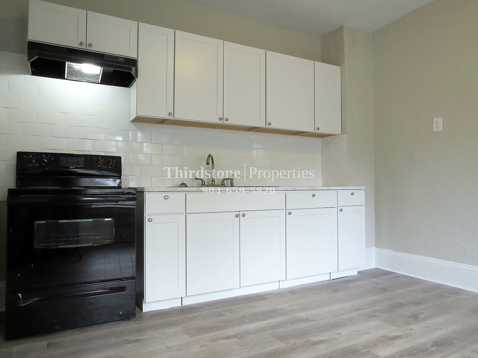 Building Photo - 3326 W 1st St