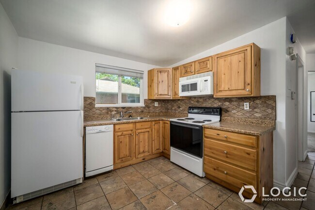 Building Photo - 783 E 1400 S