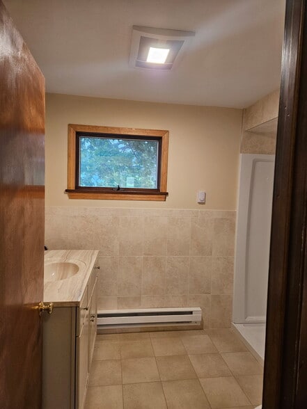 brand new all ceramic tiled bathroom - 54 Pleasant St