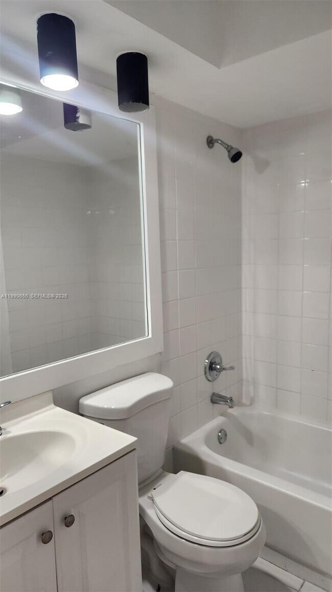 Building Photo - 1365 Springside Dr