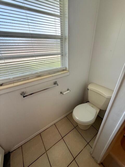 Building Photo - 594 Florosa Ct