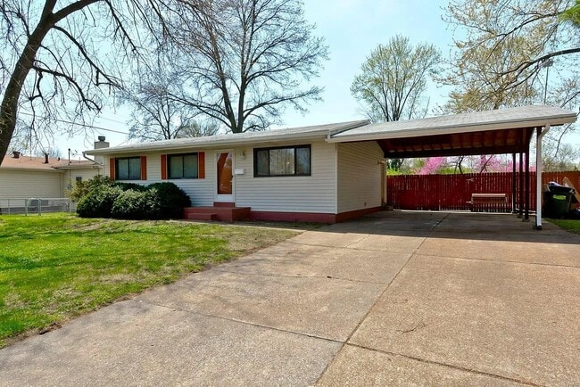 Building Photo - 980 Manresa Ln