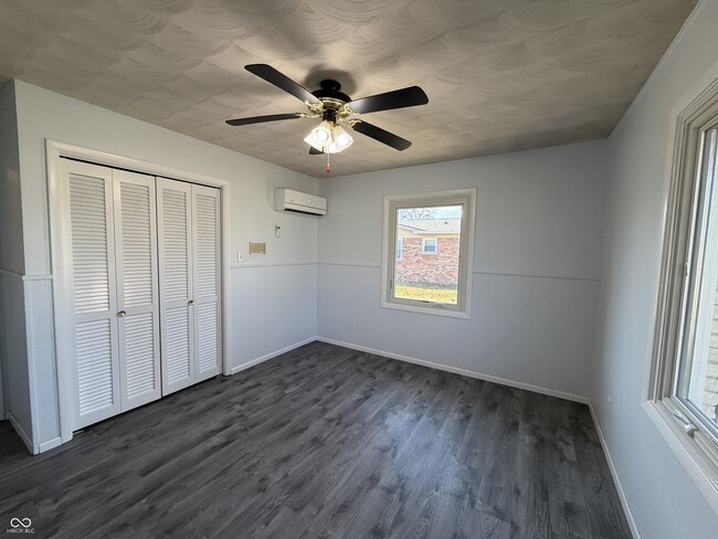 Building Photo - 5585 Gallagher Dr