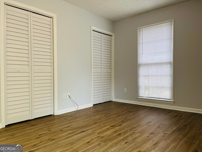 Building Photo - 104 Peachtree Ct